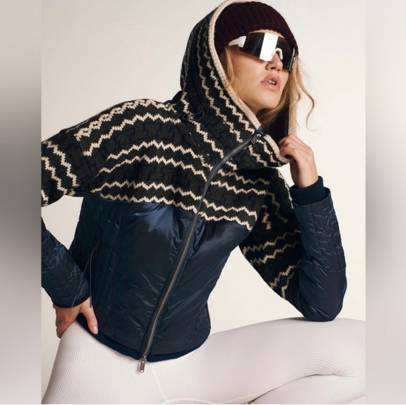 FREE PEOPLE Just Lodgin' Sweater Puffer - SMALL - Picture 11 of 11